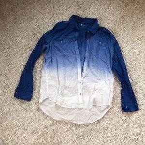 🛍2 for $5🛍 Blue and white ombré button up shirt